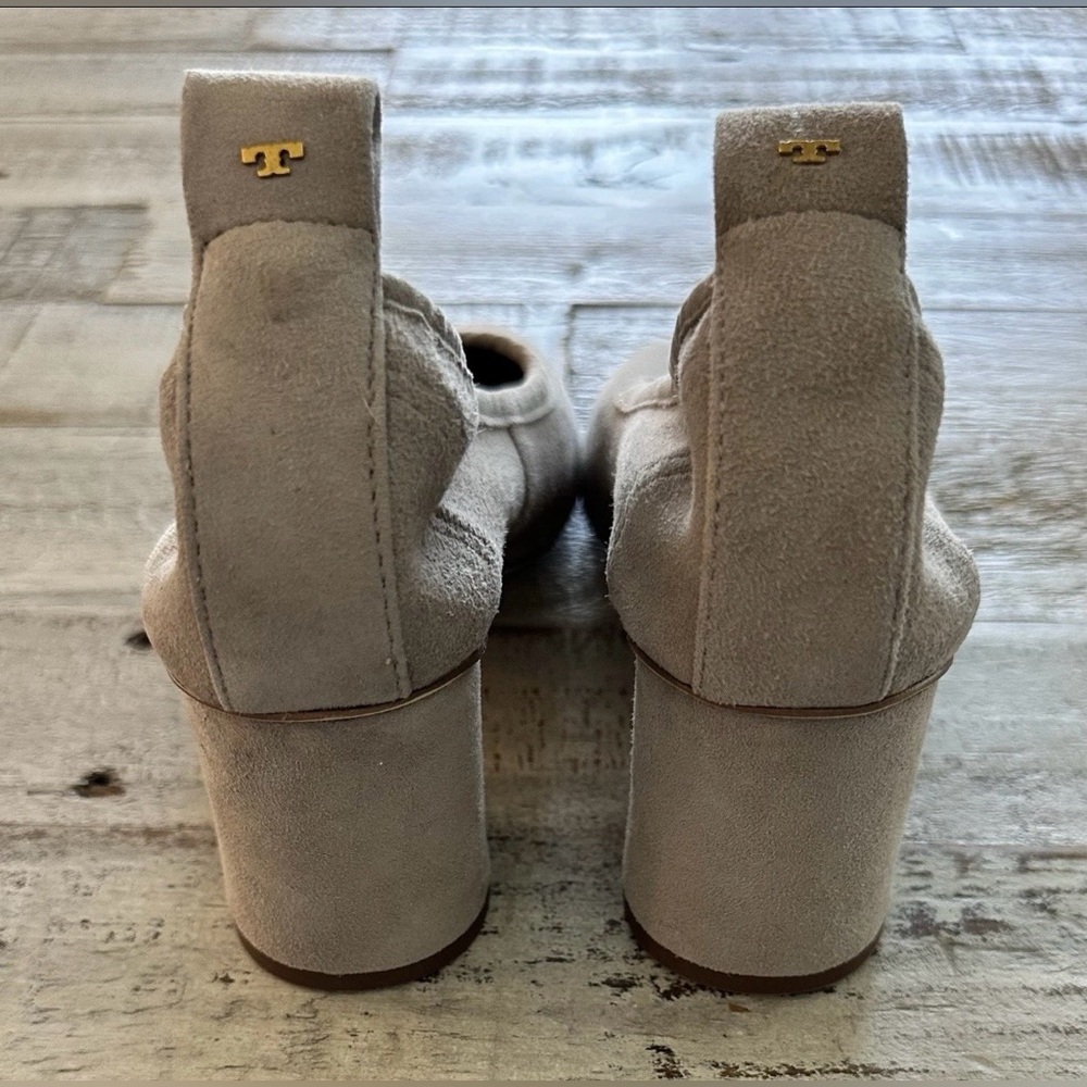 Tory Burch Therese 65MM Suede Pumps in Dust Storm Size US 5.5 $288 EUC - Picture 7 of 11